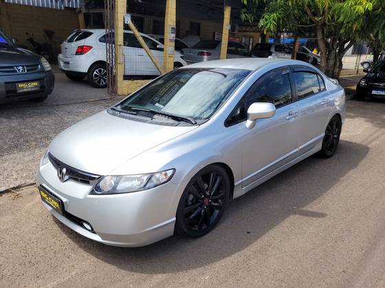 HONDA CIVIC 1.8 LXS 16V FLEX 4P AUTOMÁTICO HONDA CIVIC 1.8 LXS 16V FLEX 4P AUTOMÁTICO